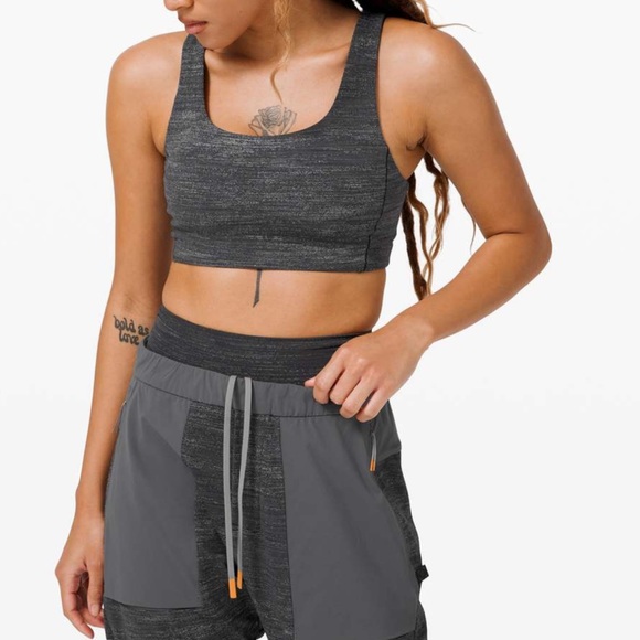 Limited edition Rare- Lululemon Varsa Bra *lululemon lab
 Size 4 - New - Picture 3 of 7